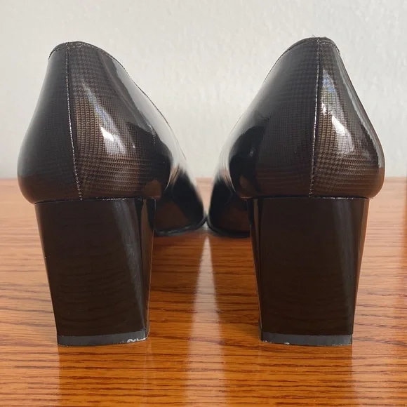 Stuart Weitzman Patent Leather Low Block Brown Heels Shoes 9.5 - Picture 11 of 11